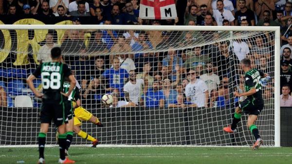 Domenico Berardi Bintang Italia di Euro 2020 diburu enam klub top. Persona yang dimaksud adalah Domenico Berardi. (Foto: Sky Sports)