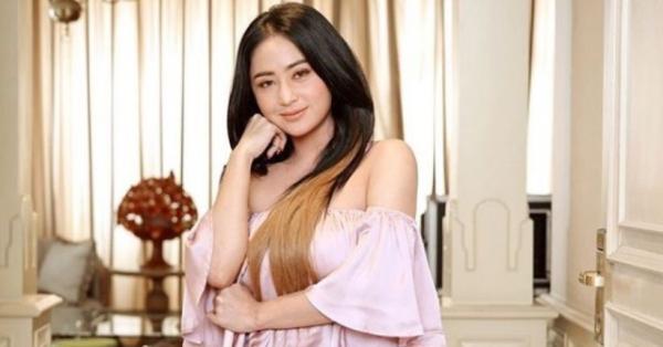 Potret lawas Dewi Perssik. (Foto: Instagram)