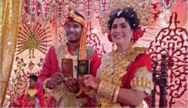 Syahrizal Masyura dan Sofa (bombastis.com)