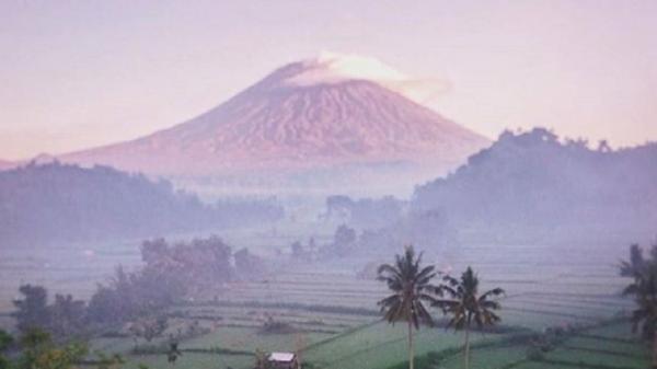 Gunung Agung Gunung Agung merupakan gunung tertinggi di Bali. (Foto: dok iNews.id)