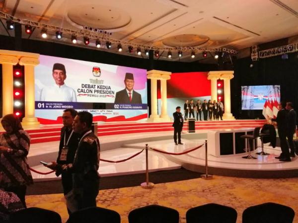 Suasana jelang debat Pilpres 2019 Jokowi versus Prabowo di Hotel Sultan, Jakarta, Minggu (17/2/2019). (Foto: iNews.id)
