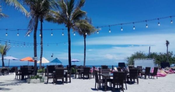 Trawangan1 Wisatawan di Gili Trawangan, Selasa (17/3/2020) (Foto: iNews/Muzakir)