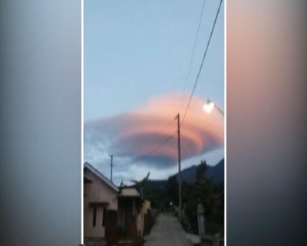 Heboh Kemunculan Awan Ufo di Gunung Lawu Karanganyar