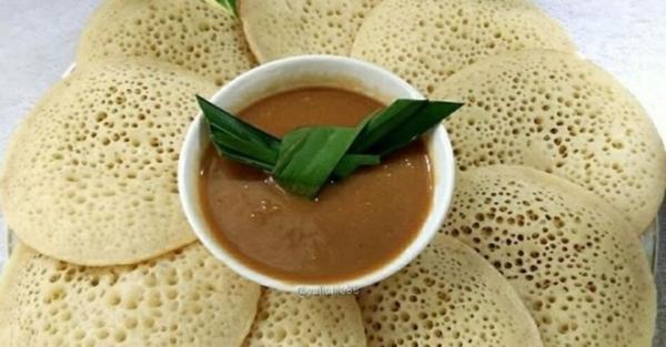 Serabi 1 Serabi kocor makanan tradisional berbahan tepung beras dan santan ramai diburu konsumen. (Foto: iNews.id/Trisna Purwoko)