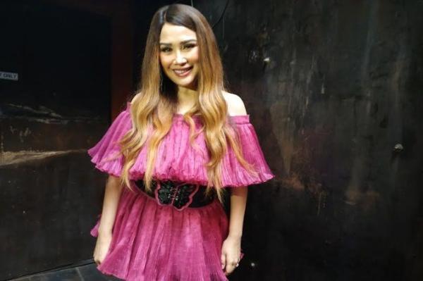Titi Dj1 Artis Cantik Indonesia yang Punya Banyak Mantan Suami. (foto: Instagram)