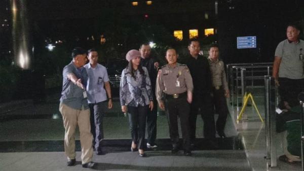 Bupati Kepulauan Talaud, Sri Wahyumi Maria Manalip saat tiba di Komisi Pemberantasan Korupsi (KPK), Jakarta, Selasa (30/4/2019). (Foto: iNews.id/Irfan Ma'ruf)