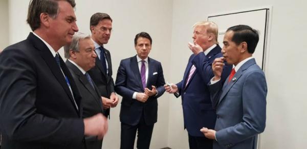 Presiden Jokowi mendapat ucapan selamat dari pemimpin dunia di KTT G20 di Osaka, Jepang, Jumat (28/6/2019). (Foto: Laily Rachev - Biro Pers Sekretariat Presiden)