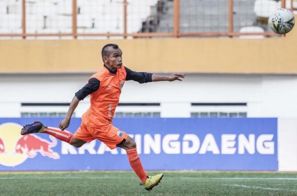 Riko Simanjuntak Winger Persija Jakarta, Riko Simanjuntak bersama Sekjen PSSI, Ratu Tisha (Foto: PSSI)