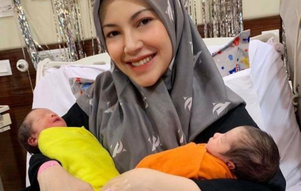 Artis Cantik Menikah dengan Pengusaha Tambang, Ratna Galih Artis Cantik Menikah dengan Pengusaha Tambang, Ratna Galih