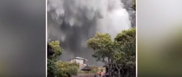 Gunung Tangkuban Parahu Erupsi, Wisatawan Dievakuasi