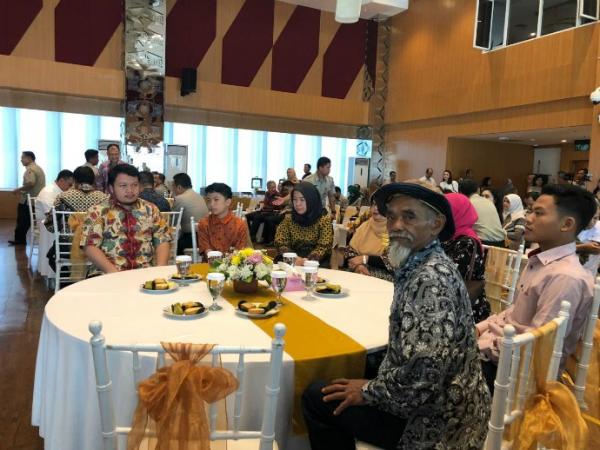 Istri dan dua anak almarhum Stopo. (Foto: iNews.id/Felldy Utama)