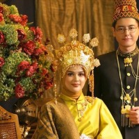 Roger Danuarta dan Cut Meyriska di YouTube Daniel Tetanga Kamu. (Foto: YouTube)