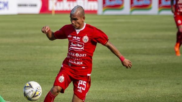 Riko Simanjuntak 1 Winger Persija Jakarta, Riko Simanjuntak bersama Sekjen PSSI, Ratu Tisha (Foto: PSSI)