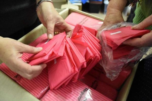 Sekolah Negeri di Australia Sediakan Pembalut Perempuan Gratis Mulai 2020