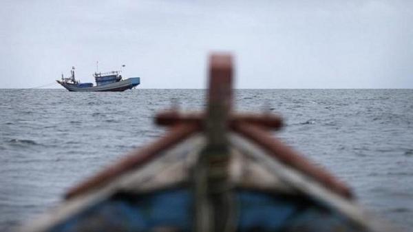 Perahu Terbalik Dihantam Ombak di Pangandaran, Tim SAR Cari Tekong Hilang Terseret Arus
