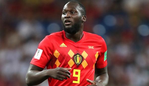 Romelu Lukaku 4 Penyerang Inter Milan Romelu Lukaku merayakan gol yang dibuatnya saat mengalahkan Brescia 2-1 di Mario Rigamonti, Rabu (30/10/2019) dini hari WIB. (Foto: AP)
