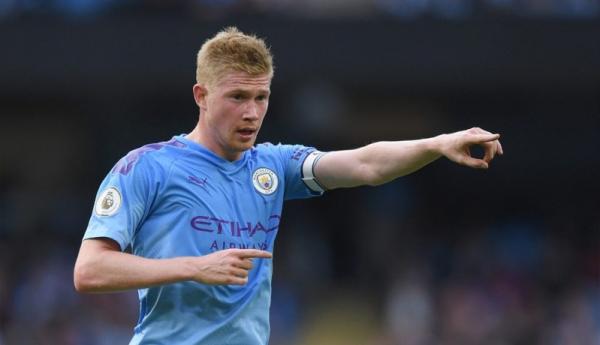 Pemain Manchester City Sergio Aguero dan Kevin De Bruyne merayakan gol timnya saat mengalahkan Sheffield United di Bramall Lane, Rabu (22/1/2020) dini hari WIB. (Foto