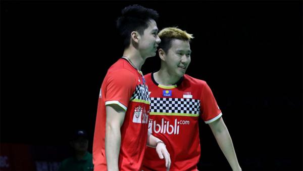 Kevin/Markus Ganda putra Indonesia berhasil mempertahankan gelar di Fuzhou China Open 2019 setelah menaklukkan unggulan keempat asal Jepang Takeshi Kamura/Keigo Sonoda di Haixia Olympic Sport Center, Minggu (10/11/2019) sore. (Foto: PBSI)