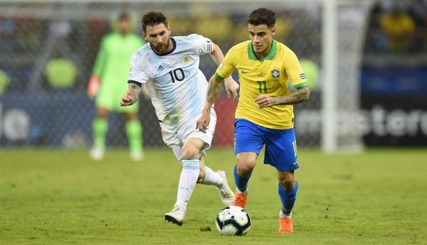 Duel babak pertama Argentina vs Brasil di final Copa America 2021, Minggu (11/7/2021) pagi WIB selesai digelar.