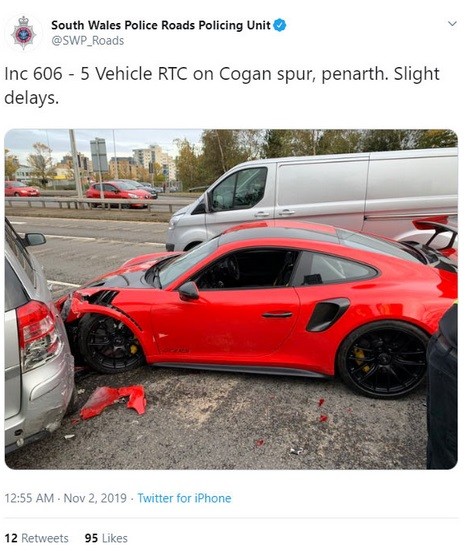 Supercar Porsche 911 GT2 RS. (Foto: Twitter @SWP_Roads)