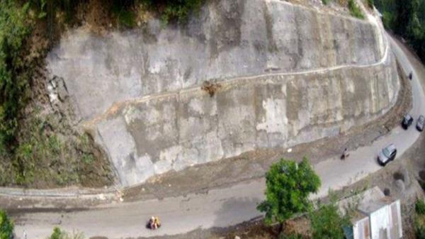 Penampakan Jalan Lintas Pagaralam lokasi kecelakaan Bus Sriwijaya di Pagaralam Sumsel ( Foto/SINDOtv/Era NW)