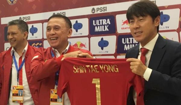 PSSI resmi memperkenalkan Shin Tae-yong sebagai pelatih Timnas Indonesia pada 28 Desember 2019. (Foto: PSSI)
