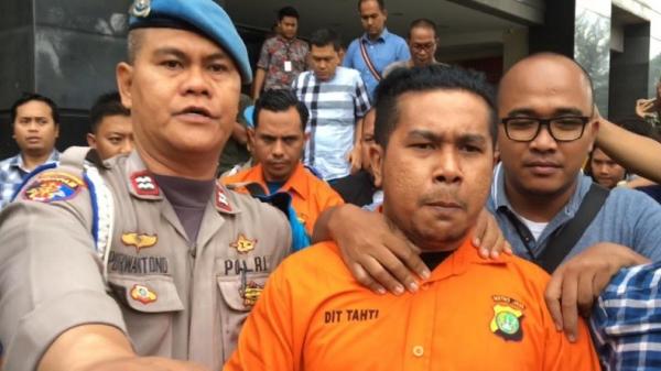 Tersangka penyiraman air keras terhadap penyidik senior KPK Novel Baswedan berinisial RB dan RM. (Foto: iNews.id/Irfan Ma'ruf)