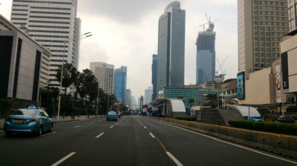 Arus lalu-lintas di Jakarta dan sekitarnya lancar di pagi terakhir 2019, Selasa (31/12/2019). (Foto: iNews.id/Masirom)