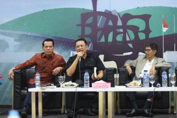 Ketua DPR Bambang Soesatyo (Bamsoet) dalam peluncuran buku 'Pemikiran Rizal Djalil', 'Perjalanan Lurus Rizal Djalil' dan 'Respon Terhadap Masalah-Masalah Aktual', di Gedung DPR RI, Jakarta, Rabu (4/9/19). (Foto: ist)