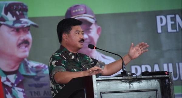 00 Panglima Hadi Hadi Tjahjanto pernah menjabat sebagai Panglima TNI (Puspen TNI)