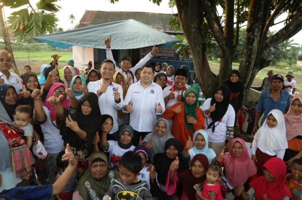 Ketua Umum Partai Perindo Hary Tanoesoedibjo saat berdialog dengan para petani binaan Partai Perindo di Pekanbaru, Riau, Selasa (19/2/2019). (Foto: MNC)