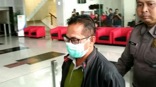 Bupati Mesuji Khamami saat tiba di Gedung KPK, Jakarta, Kamis (24/1/2019). (Foto: iNews.id/Ilma de Sabrini)