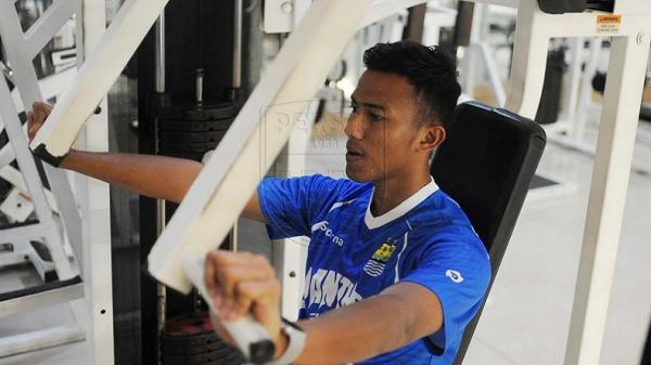 Kiper anyar Persib Bandung Teja Paku Alam. (Foto: Persib.co.id)