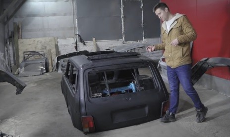 (Foto: Carscoops/YouTube @Iling Show)