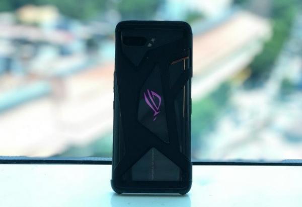 ROG Phone Bagian belakang ROG Phone 2 (Foto: iNews.id/Dini)
