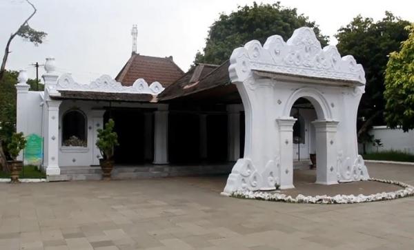 Keraton Cirebon, Jumat (31/1/2020) (Foto:iNews/Miftahuddin)