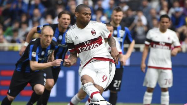 Luiz Adriano.