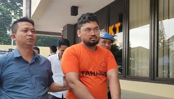 Anwar pemilik Pandamanda, pelaku penipuan di Depok, Rabu (5/2/2020) (Foto:iNews/Iyung Rizky)