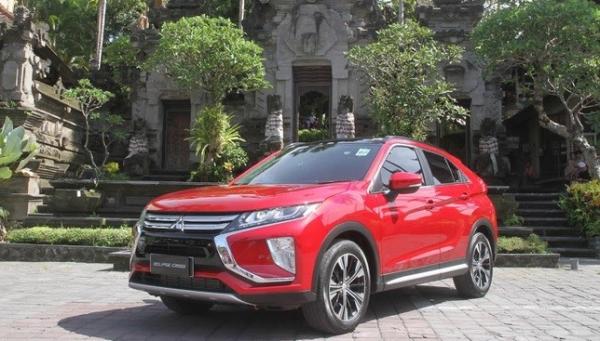 07 Mitsubsihi 13 Mitsubishi Eclipse Cross