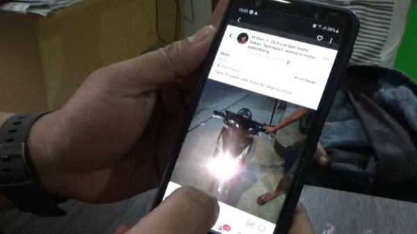 Iklan jual sepeda motor curian yang dipasang di media sosial pelaku (Firdaus/iNews)