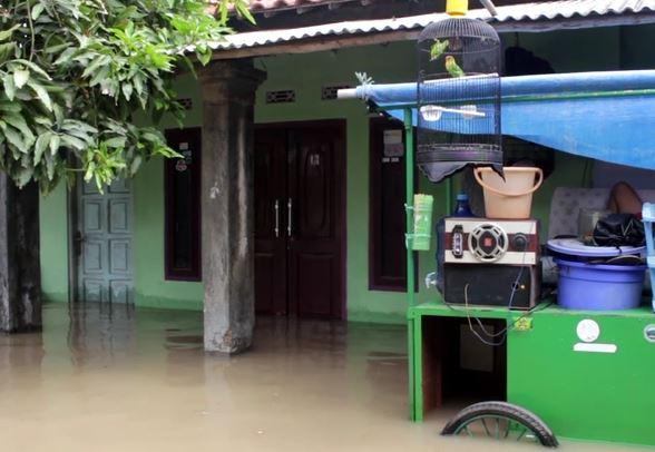 Banjir di Desa Wanakaya Cirebon, Minggu (9/2/2020) (Foto:iNews/Toiskandar)