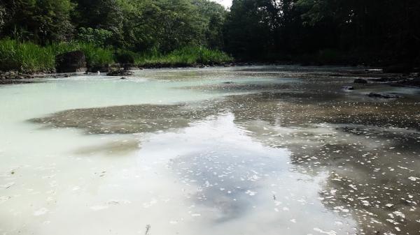 Sungai Ngrancah Kondisi Sungai Ngrancah, Kulonprogo, Rabu (12/2/2020) yang diduga tercemar. (Foto: iNews/Kuntadi)