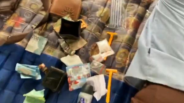 Sabu di hutan Barang bukti penggerbekan pengedar sabu di hutan daerah Musi Banyuasin (Edi Lestari/iNews)