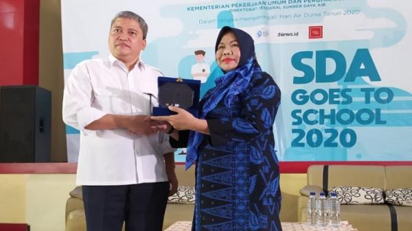 Sda Goes To School 3