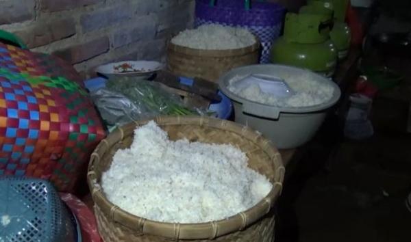 Makanan yang akan disajikan untuk pesta, Rabu (19/2/2020) (Foto: iNews/Ahmad Subekhi)