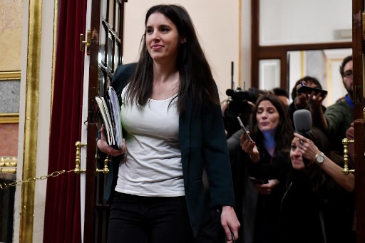 Irene Montero2 Irene Montero tiba untuk menghadiri hari pertama debat untuk memilih perdana menteri di Kongres Spanyol (Las Cortes) di Madrid pada 4 Januari 2020. (FOTO: PIERRE-PHILIPPE MARCOU / AFP)