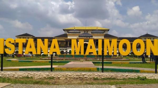 Bagian dalam Istana Maimun, Medan, Sumut. (Foto: iNews/Ahmad Ridwan Nasution)
