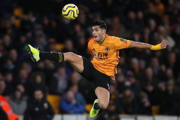 Penyerang Wolverhampton Wanderers Raul Jimenez (foto: premier league)