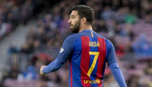 Karier Arda Turan di Barcelona hanya berlangsung singkat (Foto: Talk Sport)
