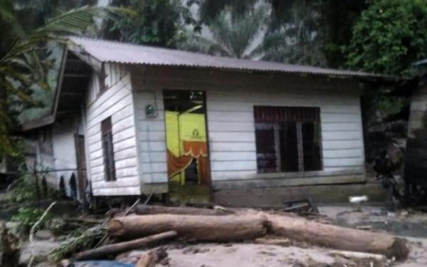 ilustrasi banjir bandang Ilustrasi banjir bandang. (Foto: Antara)